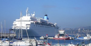 El Thomson Dream en el port de Palamós