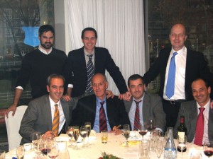 De izquierda a derecha (de pie): Mikel Lavín, Xabier Azarloza y Milan Prudic, (sentados): Jon Azarloza, Kepa Azarloza, Eneko Caballero y Mikel Urrutia