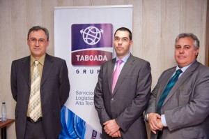 De izquierda a derecha: Óscar Rodríguez, director comercial Barcelona; Javier Taboada; y Santiago Herranz, director comercial Madrid